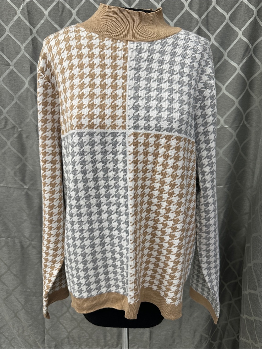 Calvin Klein Classic Houndstooth Mock Neck Sweater - Beige & Gray